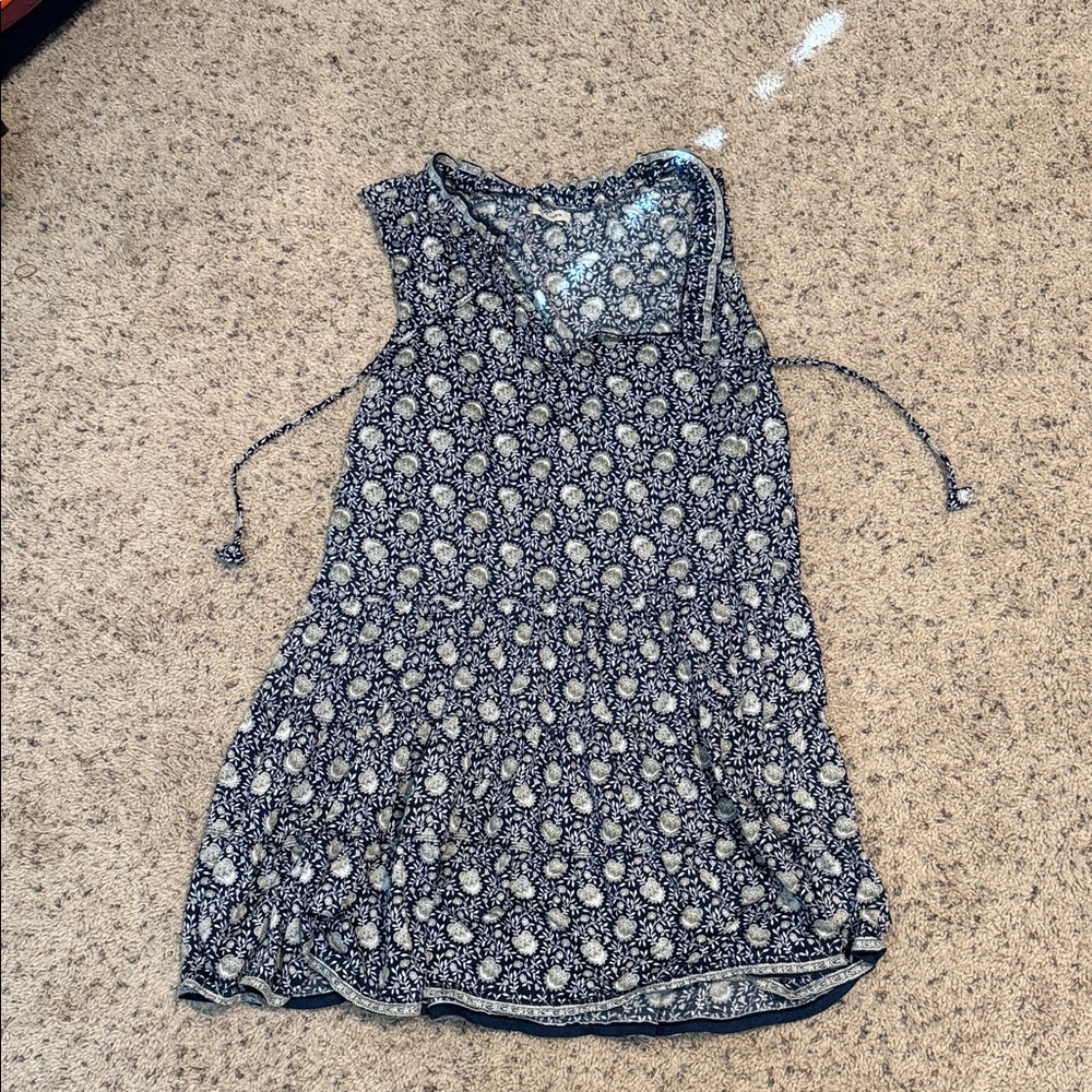 Max Studio Blue Floral Sleeveless Blouse
